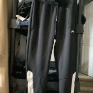 Under Armour‎ Black work out Pants with White Details, snaps, cold gear, loose,